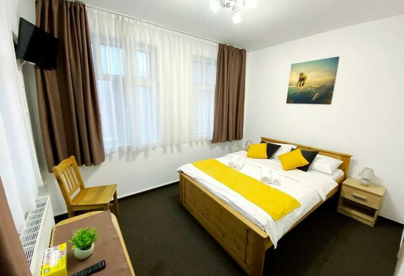 디럭스 룸 킹사이즈 침대, Central Park House