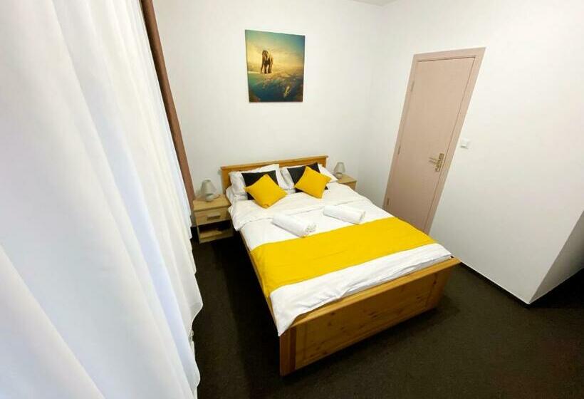 디럭스 룸 킹사이즈 침대, Central Park House