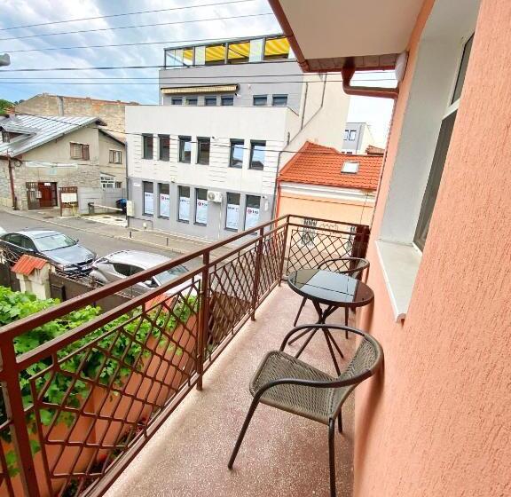 디럭스 트리플 룸, Central Park House