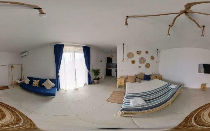 اتاق لوکس خانوادگی, Vadooinn