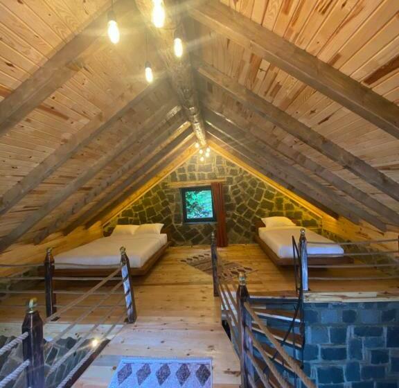 デラックスの４人部屋, Elavina Suit Bungalov