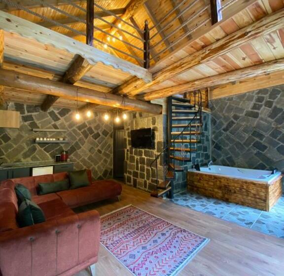 デラックスの４人部屋, Elavina Suit Bungalov