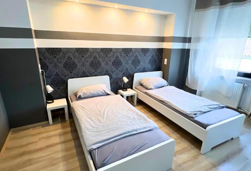 バスルーム共有のトリプルスタンダード, 4rent Apartments   Boardinghouse