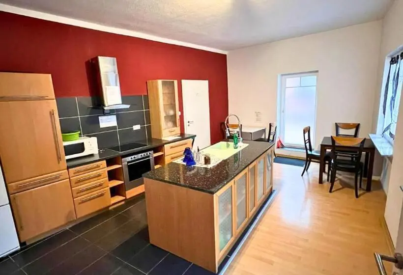 バスルーム共有のトリプルスタンダード, 4rent Apartments   Boardinghouse