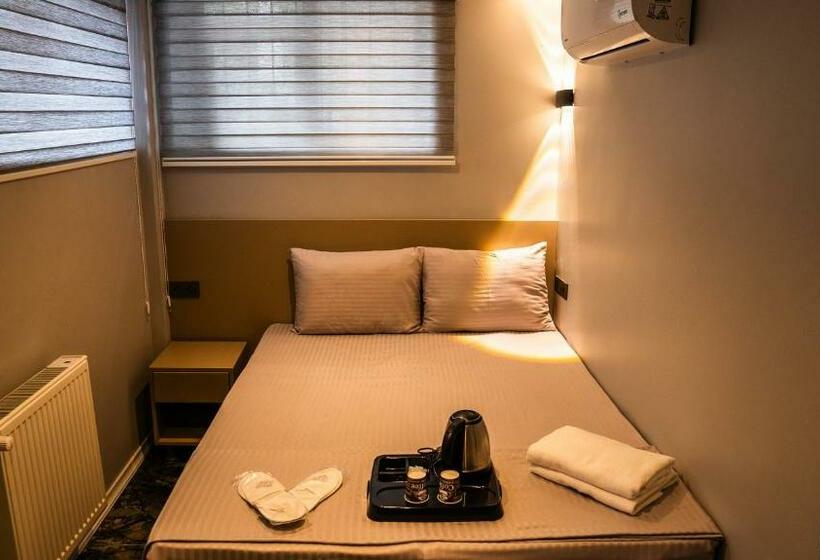 Camera Economy, Ck Palace