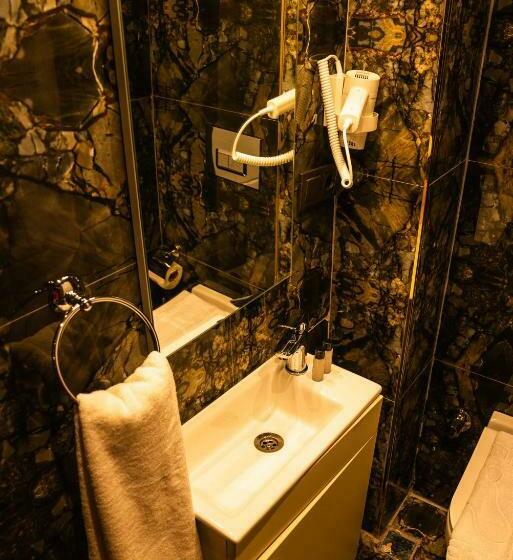 Camera Standard con Balcone, Ck Palace