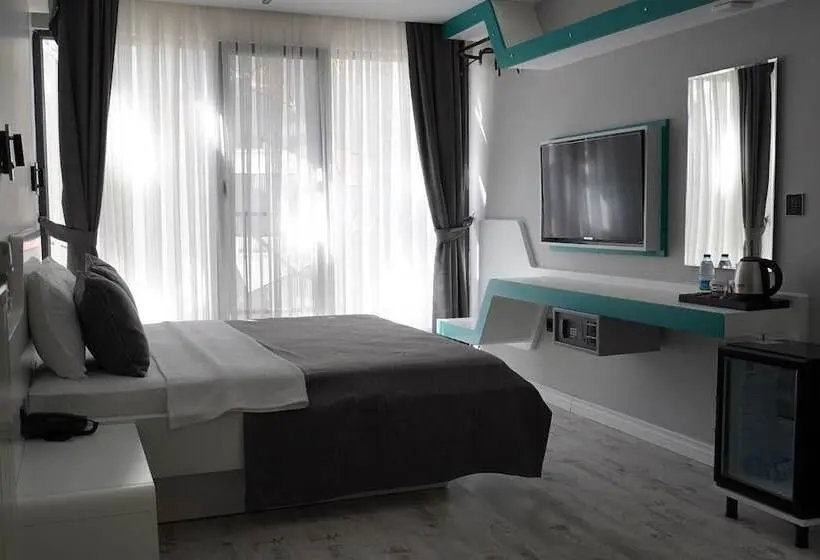 Habitació Estàndard, Midis Otel