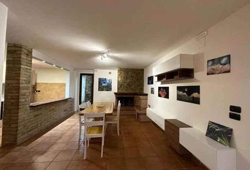 اتاق استاندارد با چشم‌انداز باغ, House Gallery