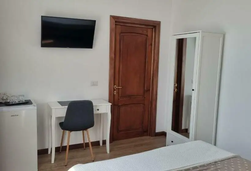 Quarto standard, Denisa House