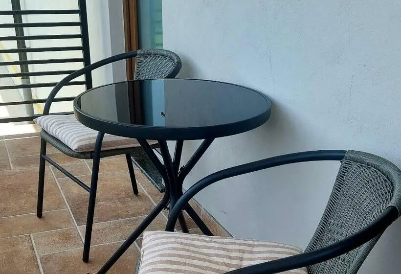 Quarto standart com varanda, Denisa House