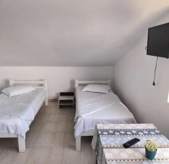 スイート, Vila Gherghisan