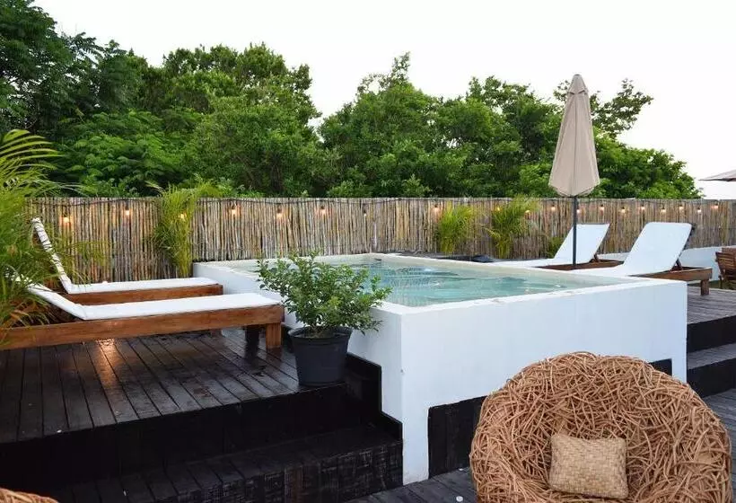 バルコニー付きデラックスルーム, Che Suites Playa Adults Only