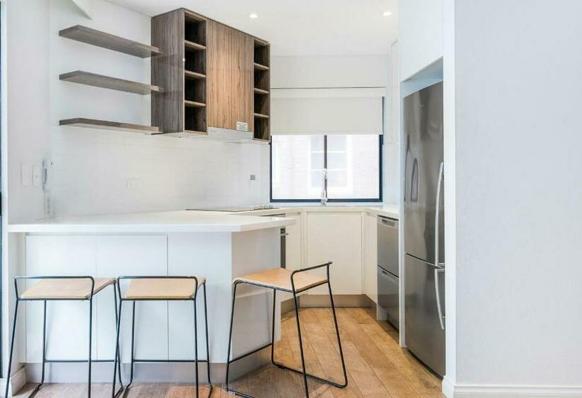 带1个卧室的带阳台的公寓, Bondi 38 Serviced Apartments