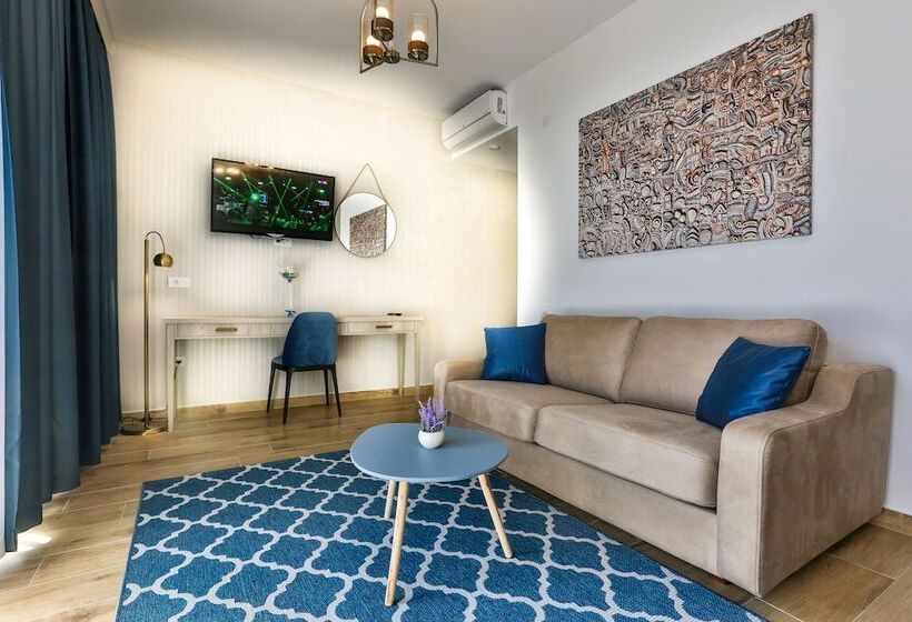 سوییت اجرایی, Harmony by Aycon