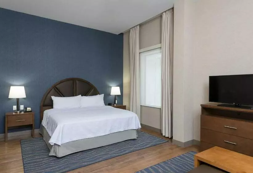 キングサイズベッドのデラックススイート, Homewood Suites By Hilton Grand Rapids Downtown