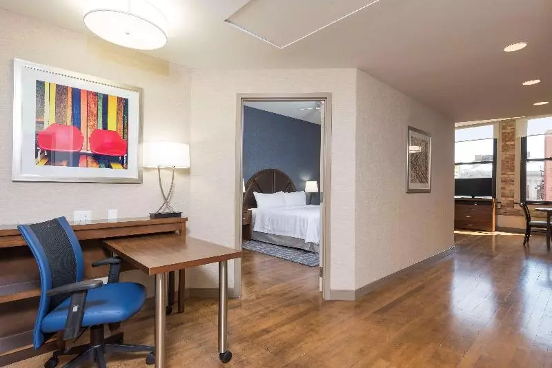 キングサイズベッドのスイートルーム, Homewood Suites By Hilton Grand Rapids Downtown