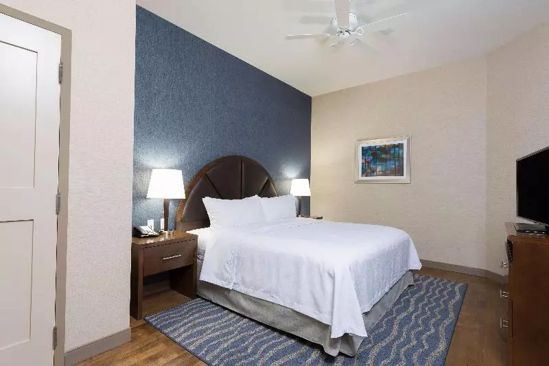 キングサイズベッドのスイートルーム, Homewood Suites By Hilton Grand Rapids Downtown