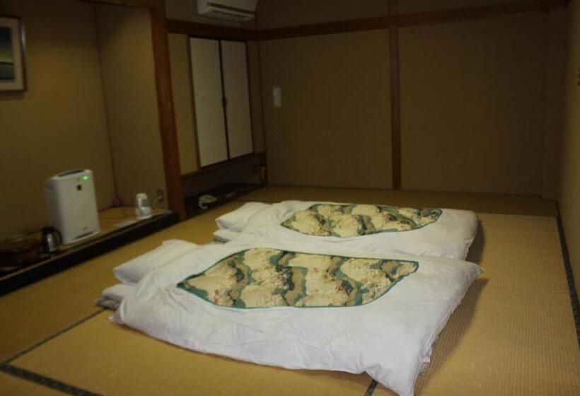 غرفة قياسية ثلاثية, Irodori Koyo