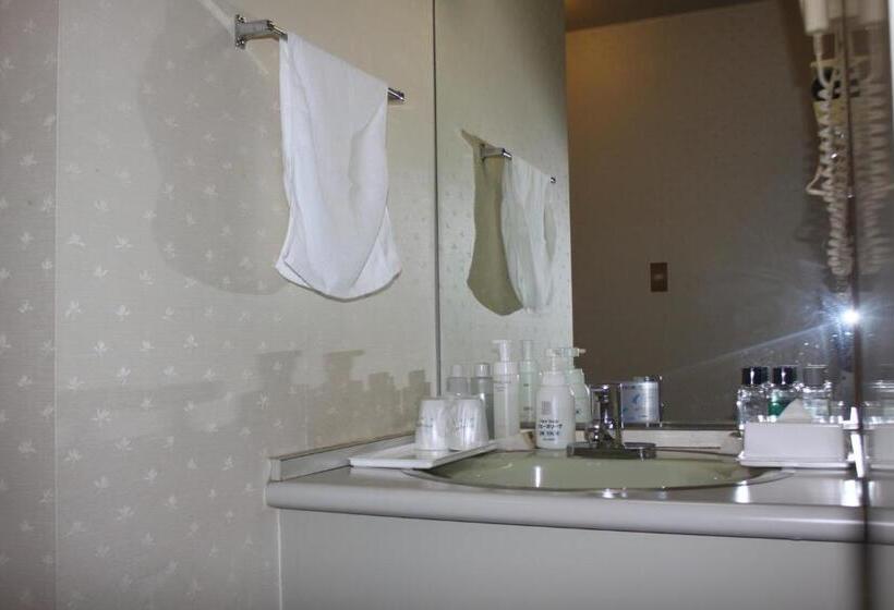 غرفة قياسية ثلاثية, Irodori Koyo