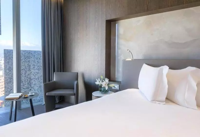 سوییت, Maritim Hotel Plaza Tirana