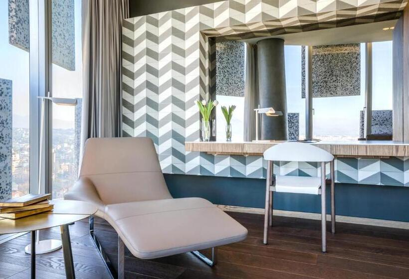 סוויטה, Maritim Hotel Plaza Tirana