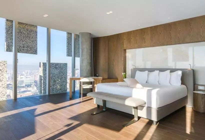 اتاق لوکس با چشم‌انداز شهر, Maritim Hotel Plaza Tirana