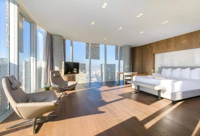 اتاق لوکس با چشم‌انداز شهر, Maritim Hotel Plaza Tirana
