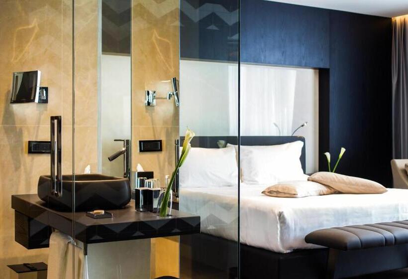 חדר דלוקס נוף לעיר, Maritim Hotel Plaza Tirana