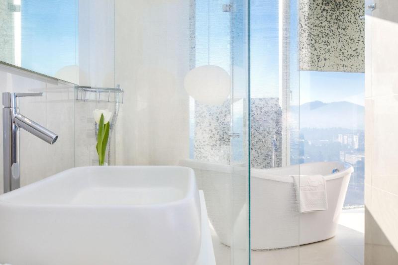 חדר דלוקס נוף לעיר, Maritim Hotel Plaza Tirana