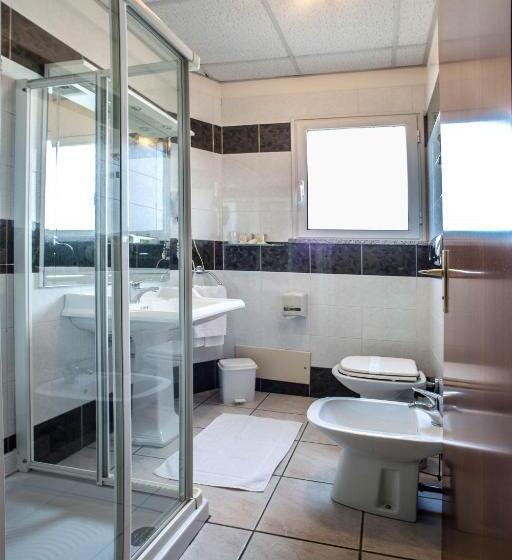 غرفة قياسية ثلاثية, Palladium