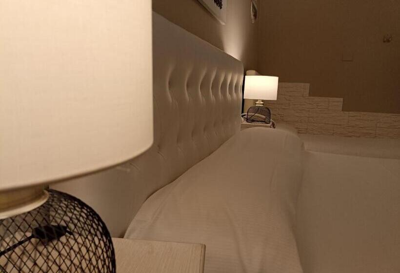 غرفة قياسية ثلاثية, Palladium