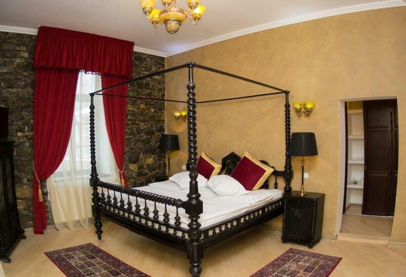 Номер Deluxe, Regal 1880