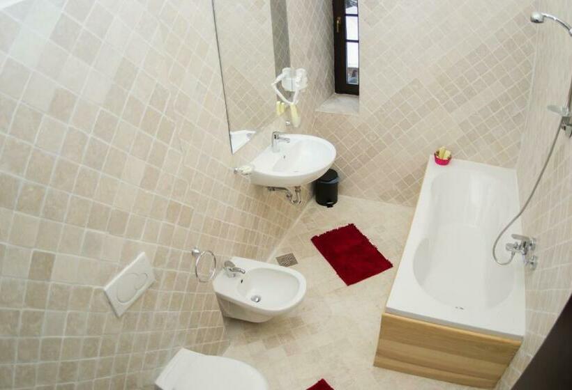 Номер Deluxe, Regal 1880