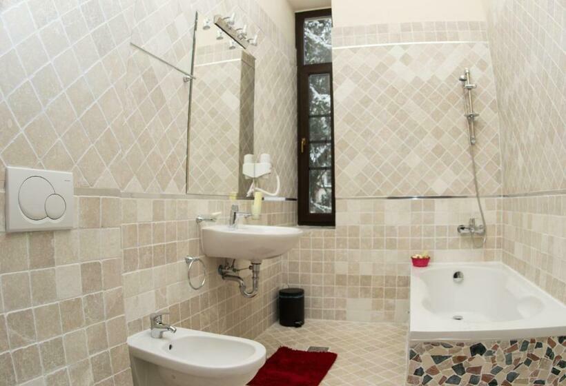 Quarto Deluxe, Regal 1880