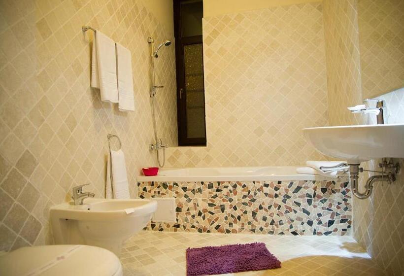 Номер Deluxe, Regal 1880