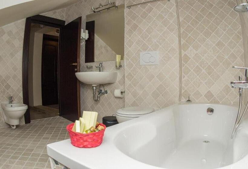 スタンダードルーム, Regal 1880