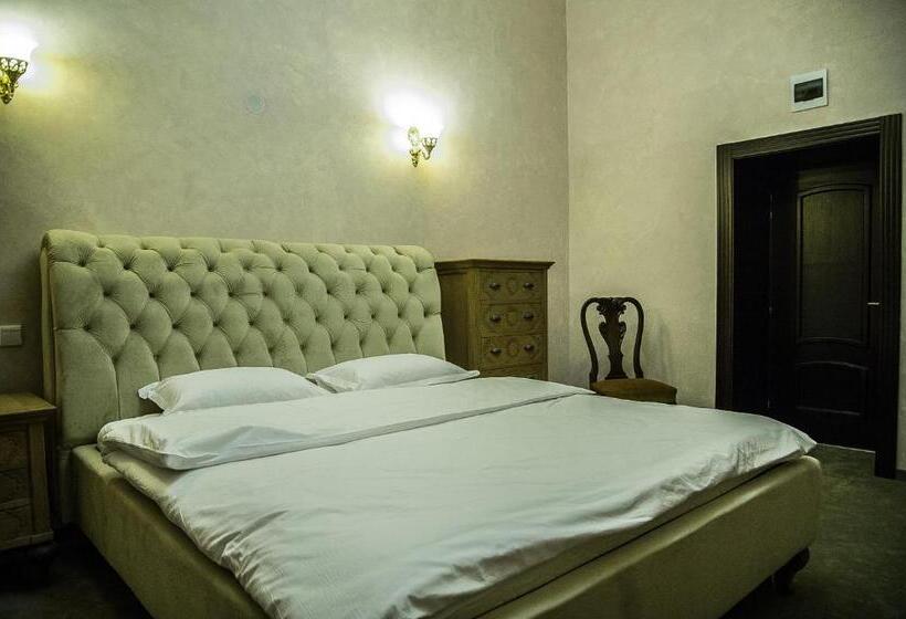 Quarto Estandar, Regal 1880