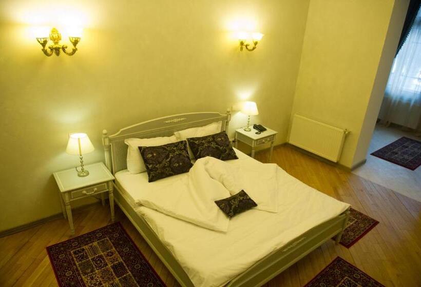 Полулюкс, Regal 1880