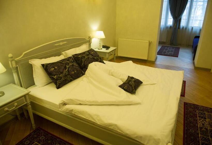 Полулюкс, Regal 1880