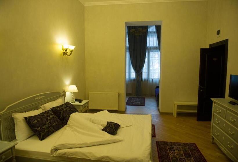 Полулюкс, Regal 1880