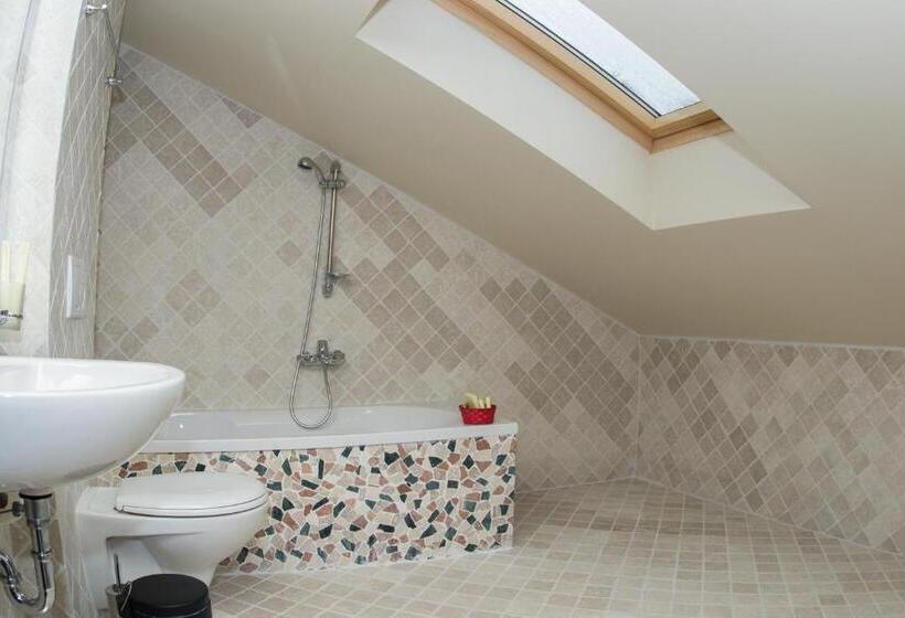 Пентхаус, Regal 1880