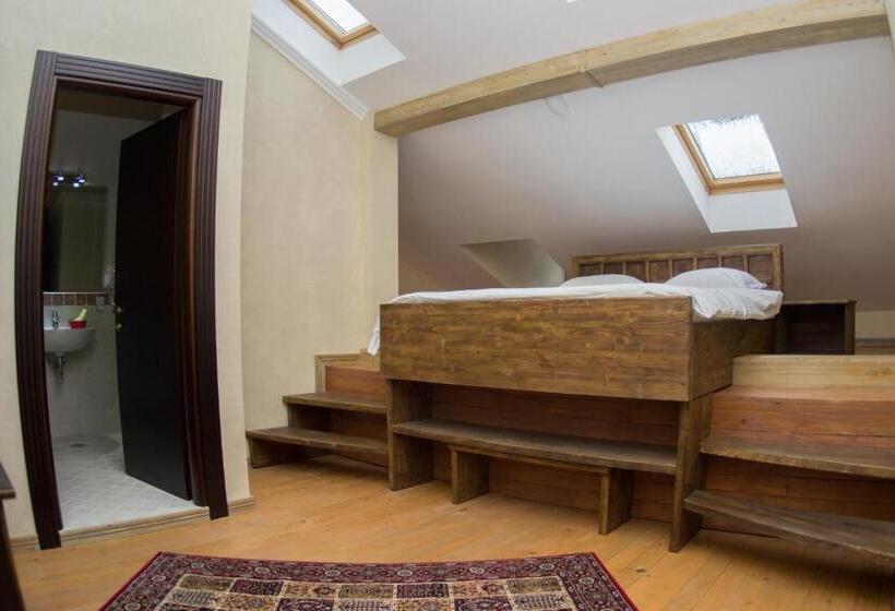 Пентхаус, Regal 1880