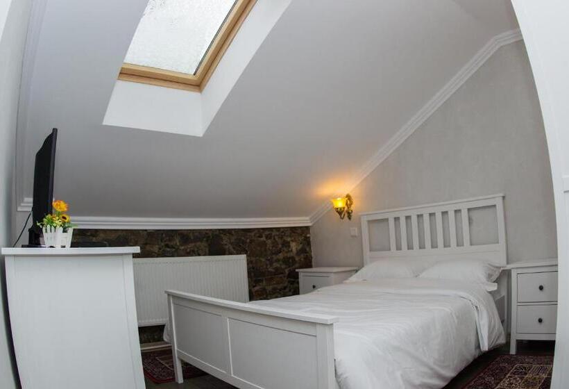 Quarto Estandar, Regal 1880