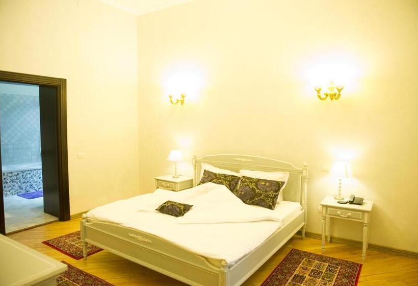 Полулюкс, Regal 1880