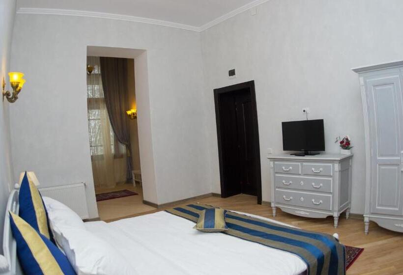 Полулюкс, Regal 1880