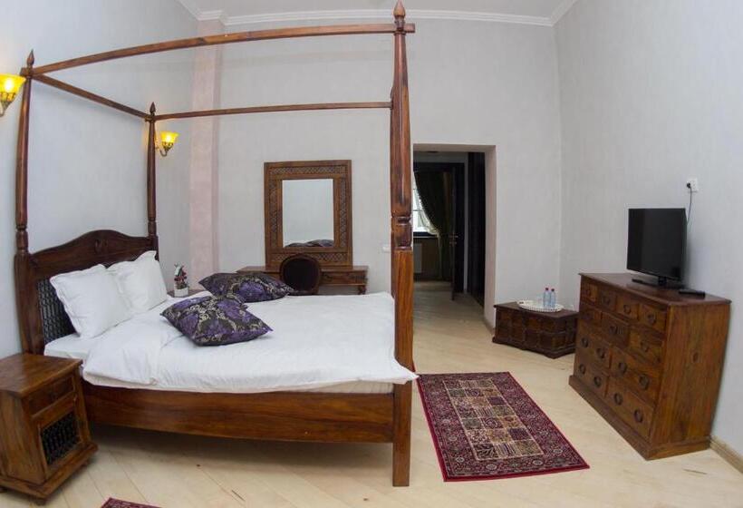 ジュニアスイート, Regal 1880