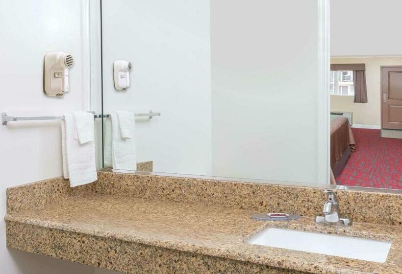 חדר סטנדרט עם מיטת קינג, Travelodge Inn & Suites By Wyndham Bell Los Angeles Area