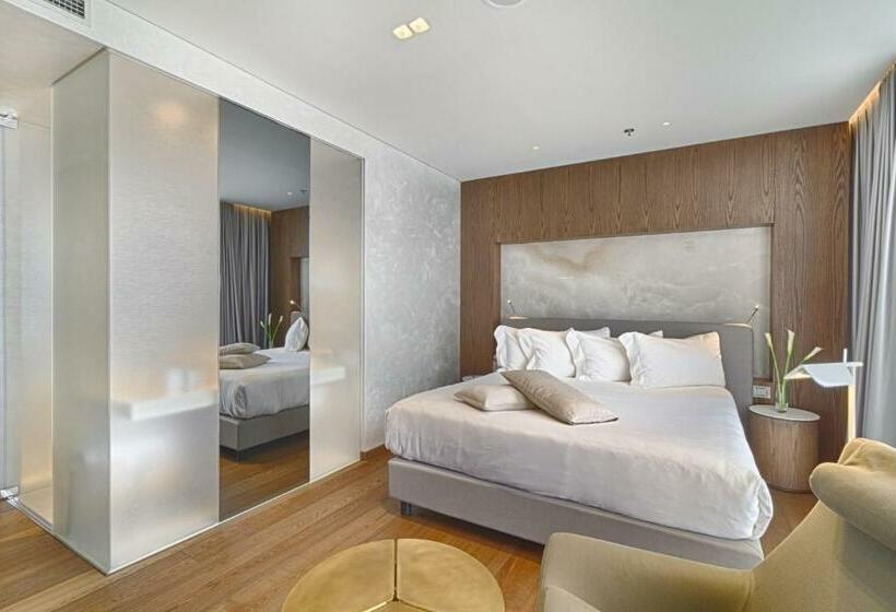 חדר סטנדרט, Maritim Hotel Plaza Tirana