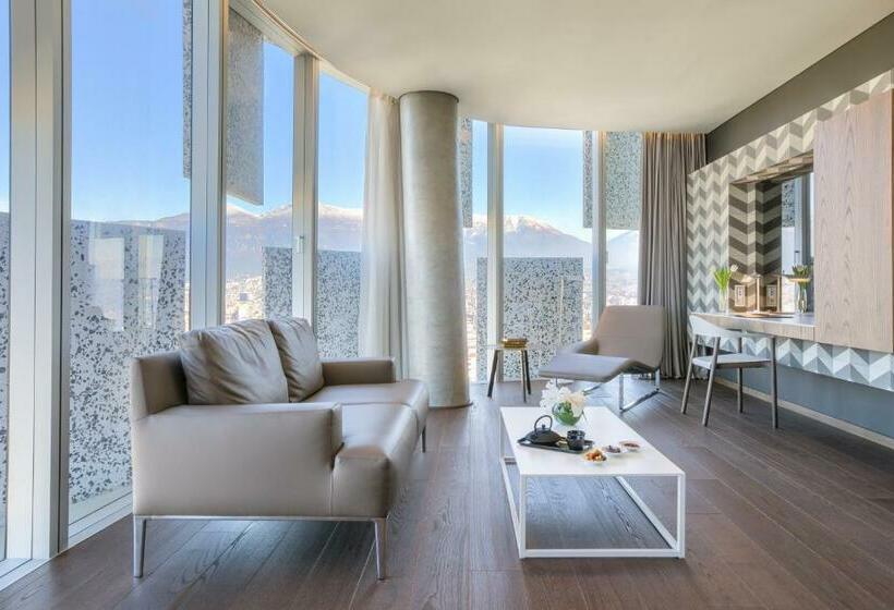 סוויטה, Maritim Hotel Plaza Tirana