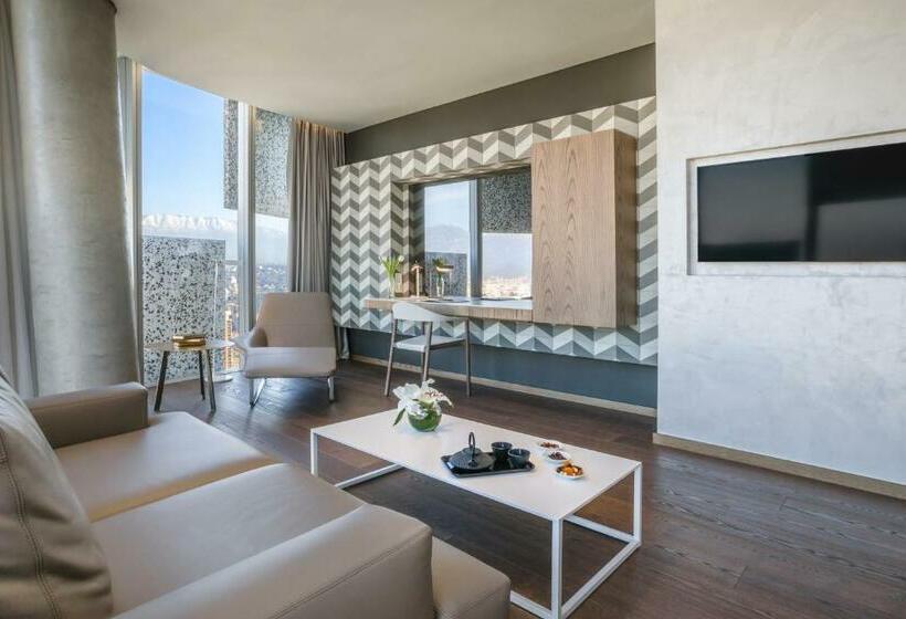 스위트, Maritim Hotel Plaza Tirana